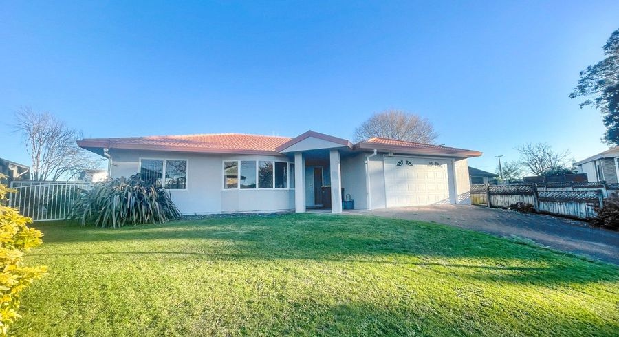  at 39 Hastings Place, Hamilton Lake, Hamilton, Waikato