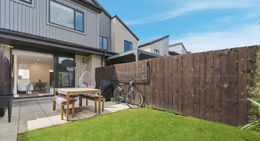  at 6 Sioux Road, Hobsonville, Waitakere City, Auckland