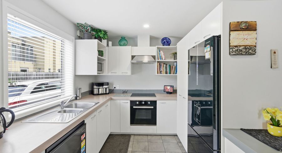  at 19 Whiteleigh Avenue, Addington, Christchurch City, Canterbury