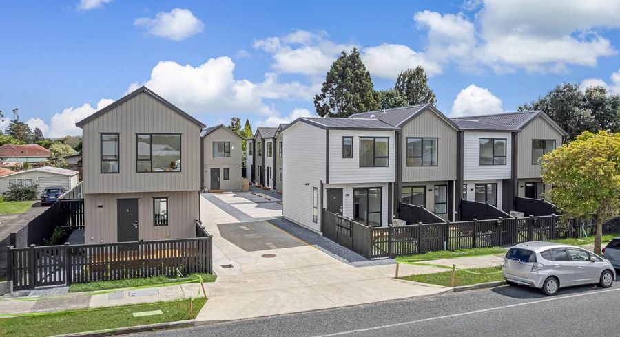  at 9/47 Beach Road, Te Atatu Peninsula, Waitakere City, Auckland