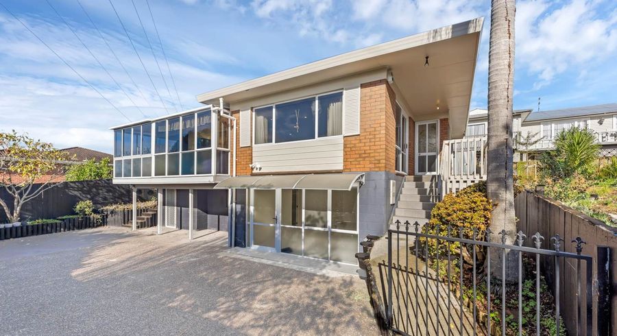  at 2/4 Fairlea Road, Te Atatu South, Waitakere City, Auckland