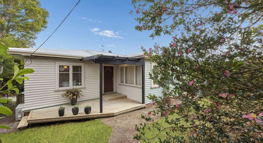  at 3 Grendon Road, Titirangi, Auckland