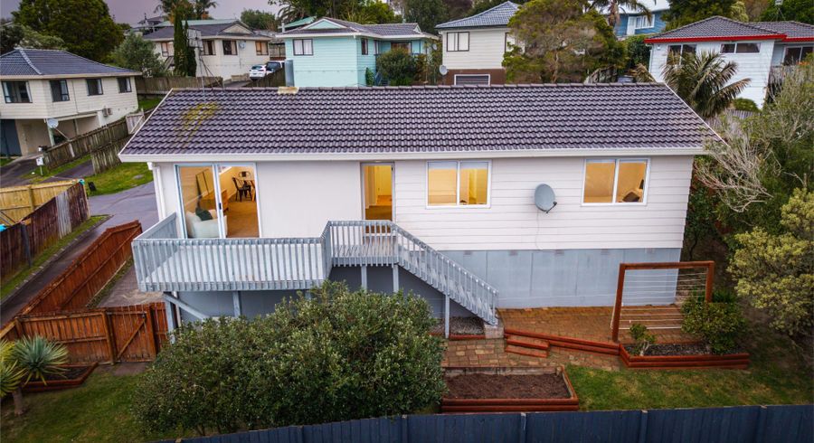  at 24 Halloran Place, Massey, Waitakere City, Auckland