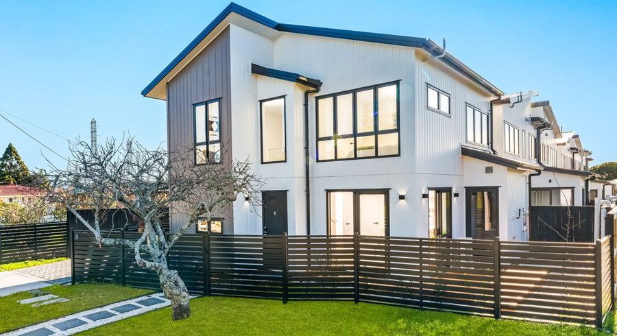  at 8C Rowan Terrace, Te Atatu South, Waitakere City, Auckland