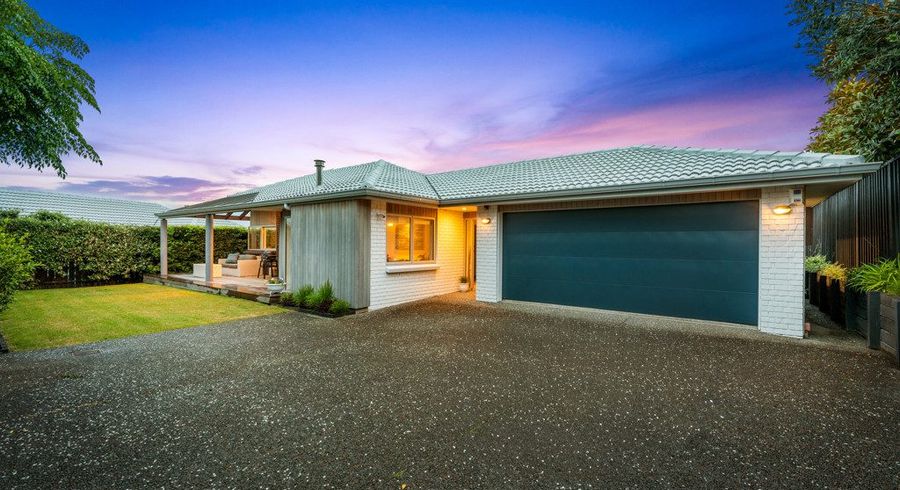  at 2/2 Rahopara Street, Castor Bay, North Shore City, Auckland