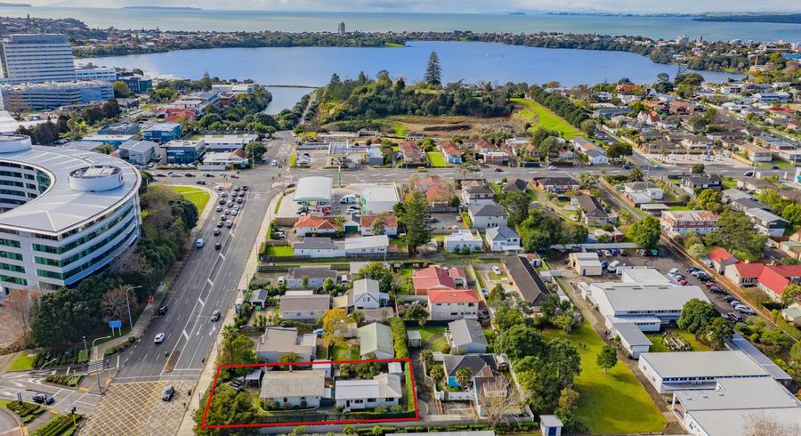  at 1/20 Northcote Road, Takapuna, Auckland