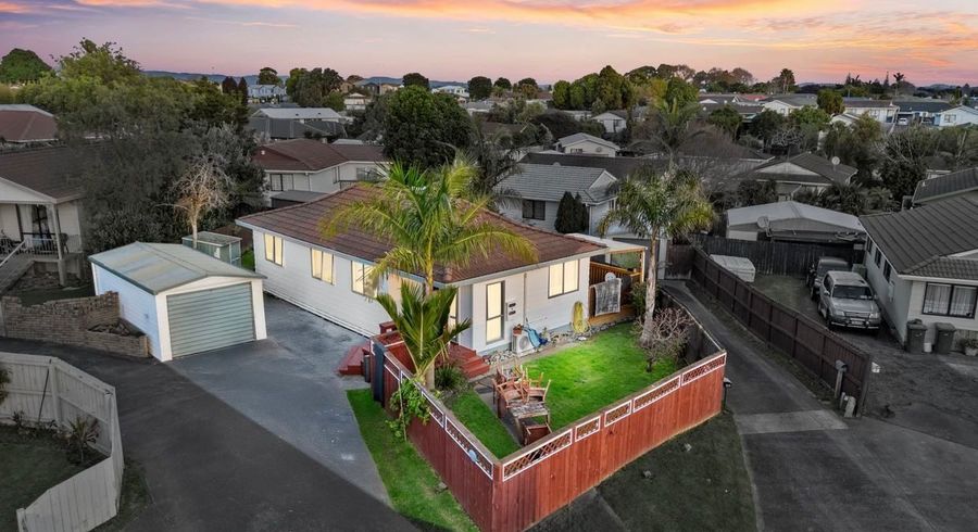  at 2/8 Martha Lane, Weymouth, Auckland