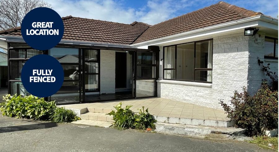  at 132 Avonhead Road, Avonhead, Christchurch
