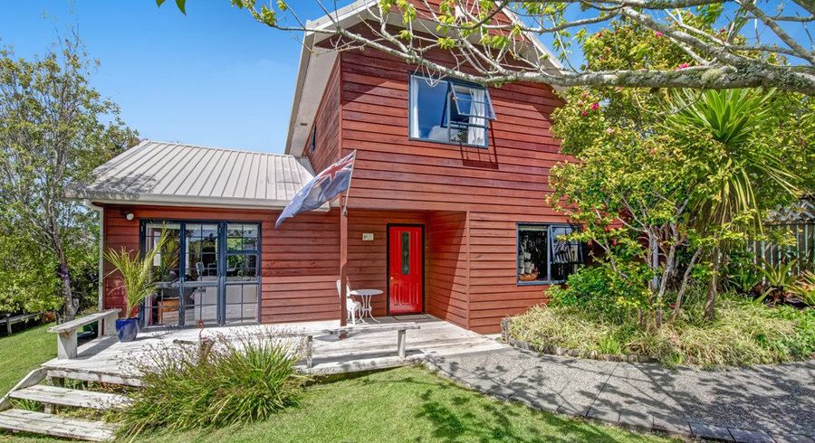  at 1/8 Rifleman Rise, Unsworth Heights, Auckland