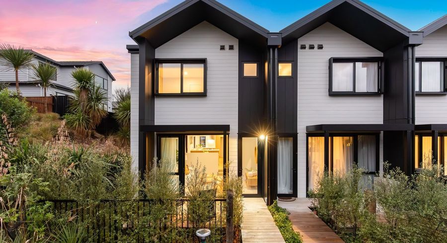  at 2E Nerita Place, Long Bay, Auckland