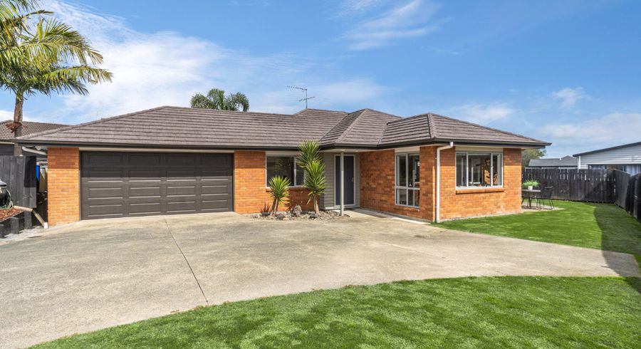  at 16 McWhirters Farm Lane, Massey, Auckland