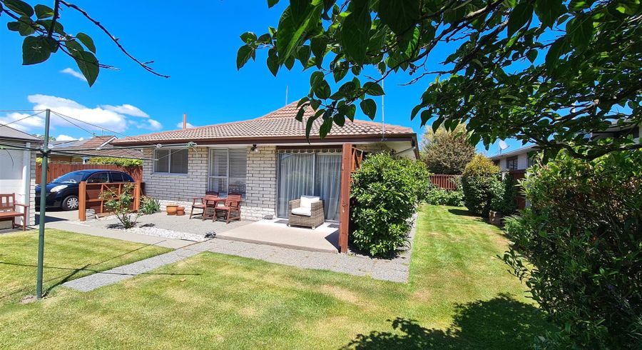  at 2/8 Camrose Place, Ilam, Christchurch