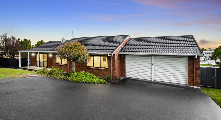  at 34 Pinewood Grove, Botany Downs, Auckland