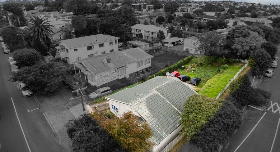  at 30 Grove Road, Sandringham, Auckland