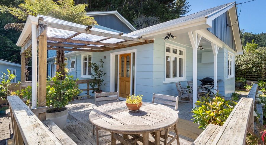  at 33 Elmslie Road, Pinehaven, Upper Hutt