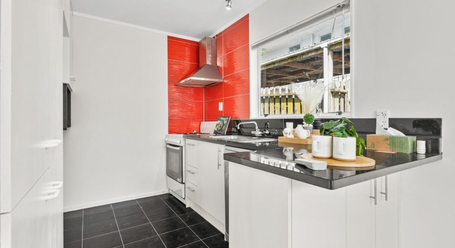  at 2/39 Bayview Road, Bayview, North Shore City, Auckland