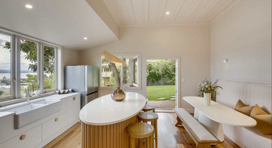  at 5 Denholm Road, Hospital Hill, Napier, Hawke's Bay