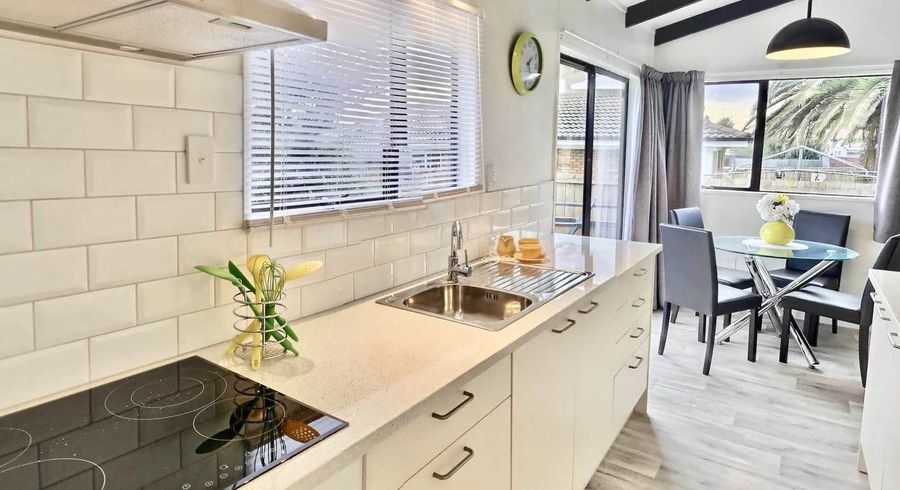  at 3/56 Henwood Road, Mangere East, Auckland