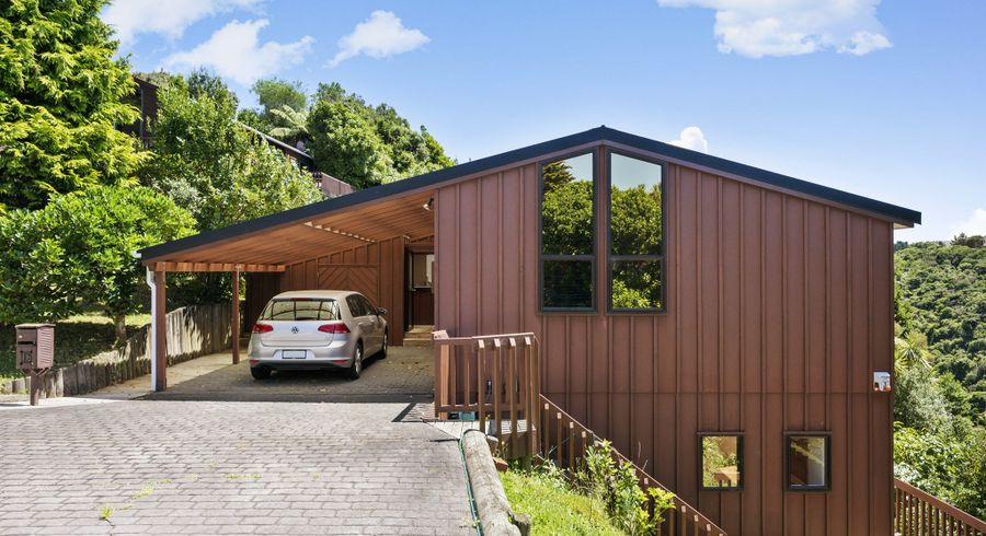  at 16 Bushland Grove, Paparangi, Wellington