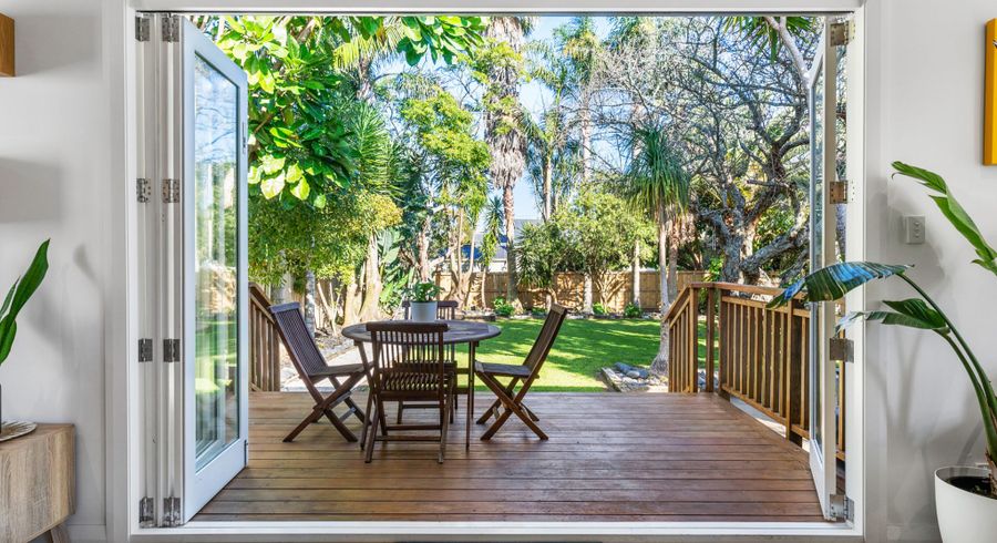  at 8 Fergusson Ave, Sandringham, Auckland