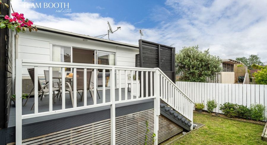  at 2/3A Kirrie Avenue, Te Atatu South, Waitakere City, Auckland