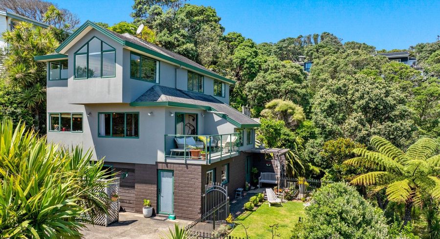  at 6 Berridge Road, Muriwai Beach, Rodney, Auckland