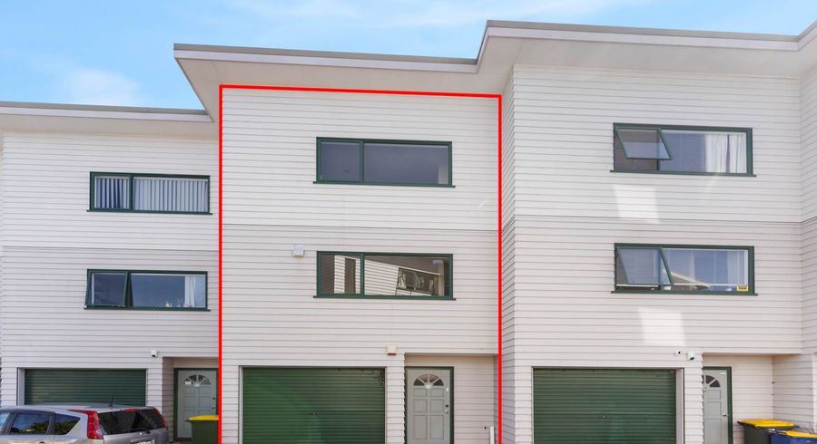  at 10/1 Briar Way, New Lynn, Auckland