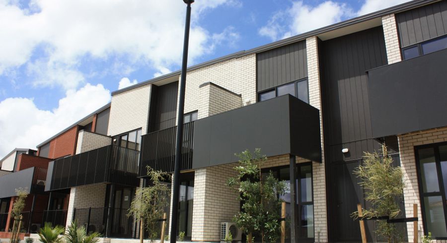  at 3/10-12 Humphreys Place, Mangere, Manukau City, Auckland