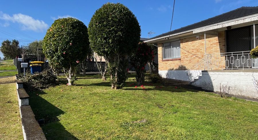  at 1/71 Royal View Road, Te Atatu South, Waitakere City, Auckland