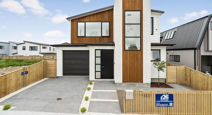  at 7 Roa Ave, Hobsonville, Waitakere City, Auckland