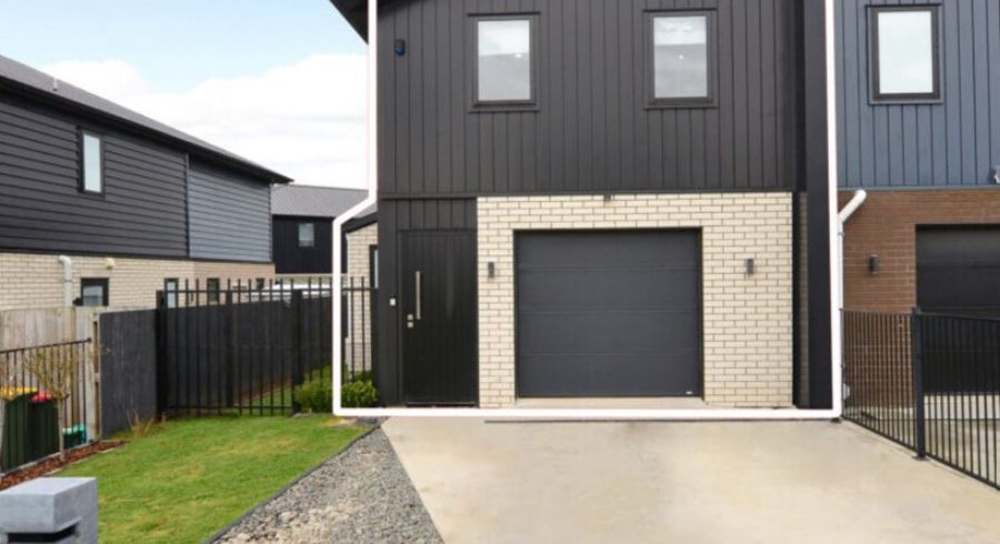  at 2/64 Cabourne Drive, Glenview, Hamilton