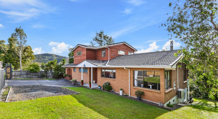  at 1109 Scenic Drive North, Swanson, Waitakere City, Auckland