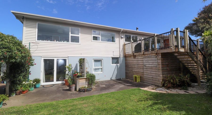  at 22 Seaview Avenue, Te Puru, Thames