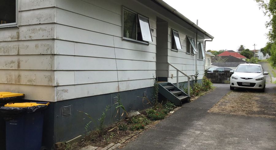  at 4/52 Tudor Road, Henderson, Waitakere City, Auckland