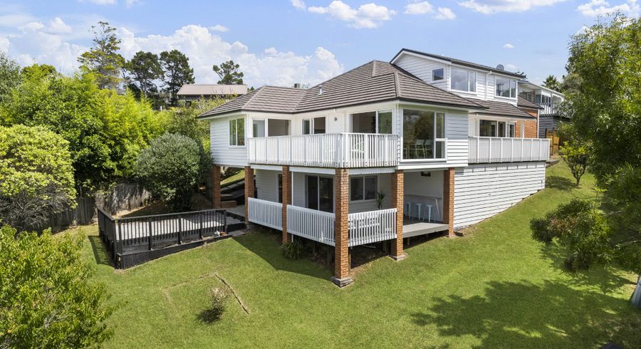  at 2/37 Woodlands Crescent, Browns Bay, Auckland