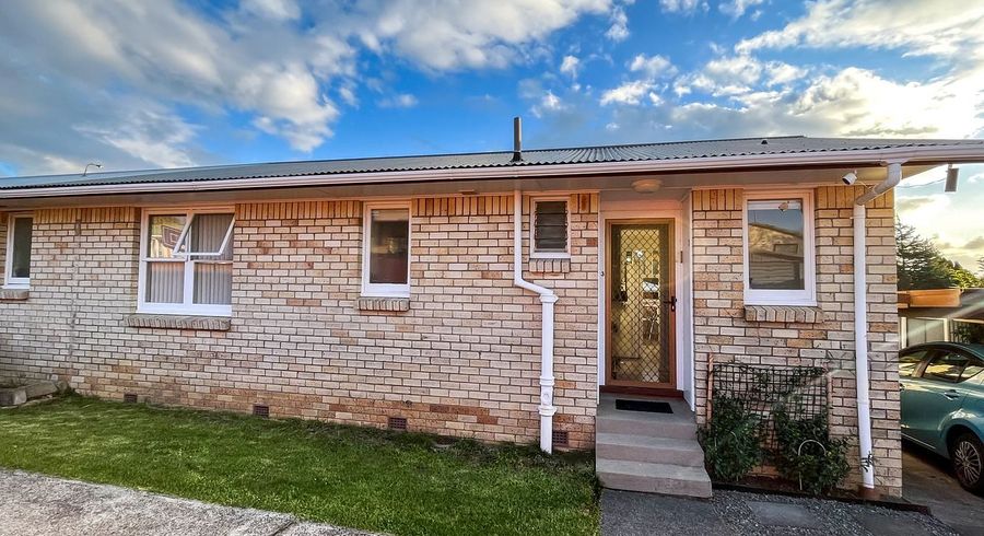  at 3/7 Laburnum Road, New Windsor, Auckland