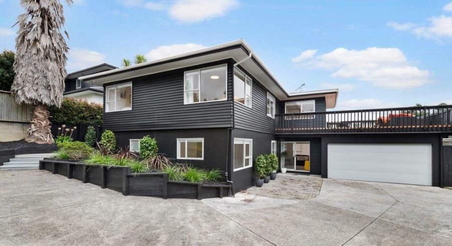  at 21 Rodney Street, Howick, Auckland