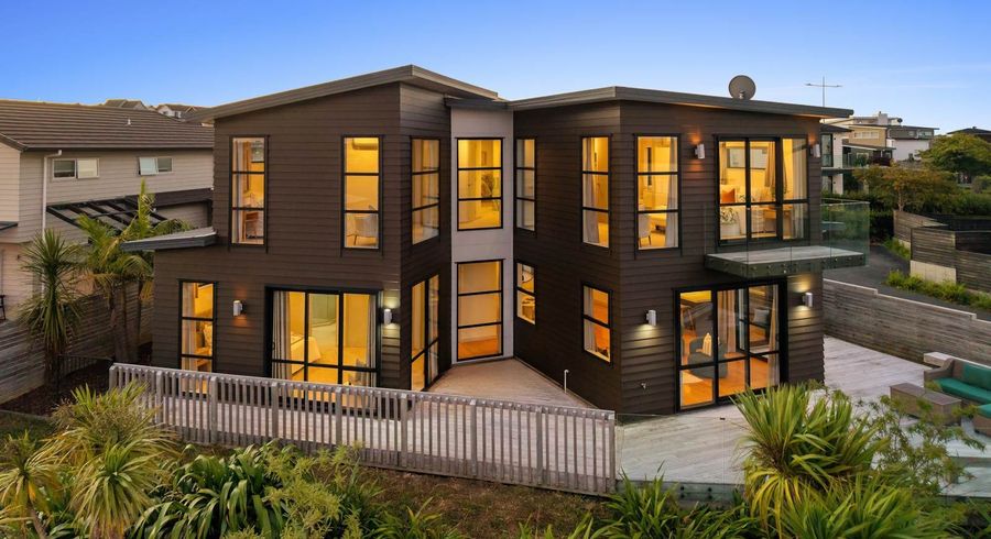  at 7 Eastreef Court, Long Bay, North Shore City, Auckland