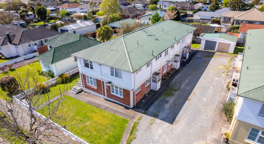  at 2 Argyle Grove, Trentham, Upper Hutt