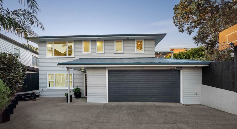  at 4 Kennedy Avenue, Forrest Hill, North Shore City, Auckland