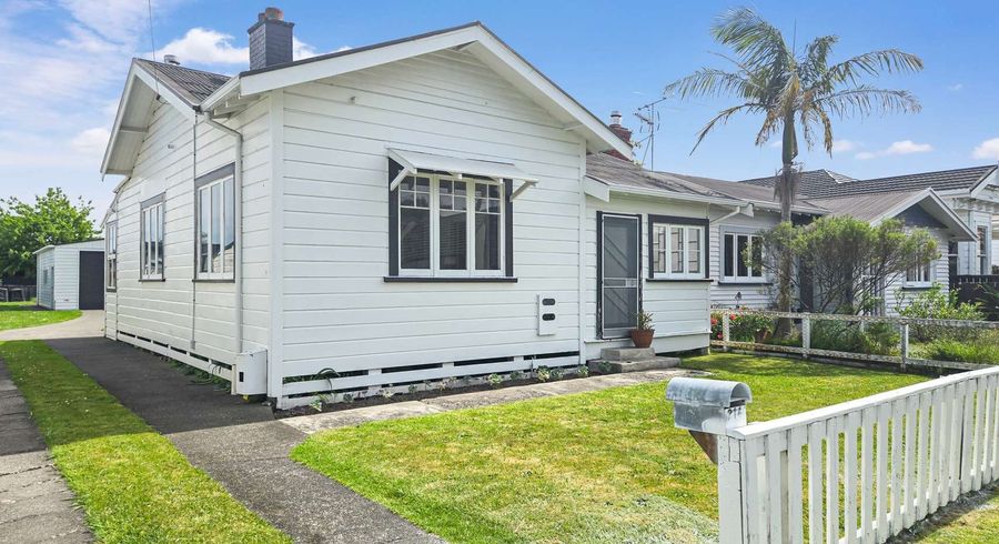  at 214 Clifford Street, Whataupoko, Gisborne, Gisborne