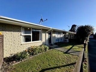  at 2/78 Middlepark Road, Sockburn, Christchurch