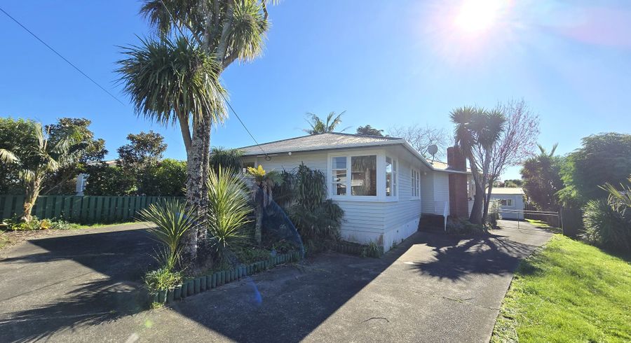  at 6 Divich Ave, Te Atatu Peninsula, Waitakere City, Auckland