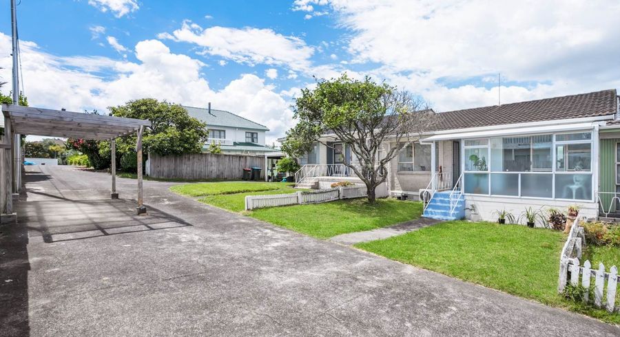  at 2/67A Roberton Road, Avondale, Auckland City, Auckland