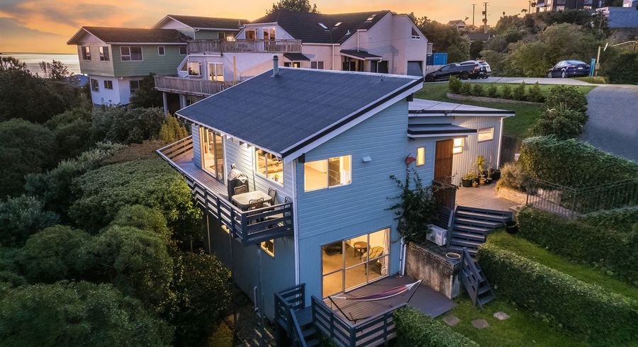  at 22 Gordon Road, Plimmerton, Porirua