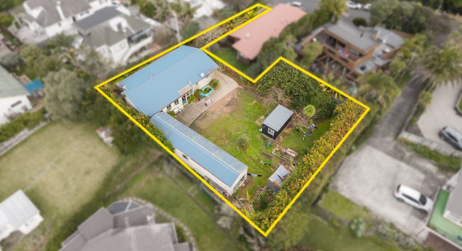  at 27 Belmont Terrace, Milford, North Shore City, Auckland