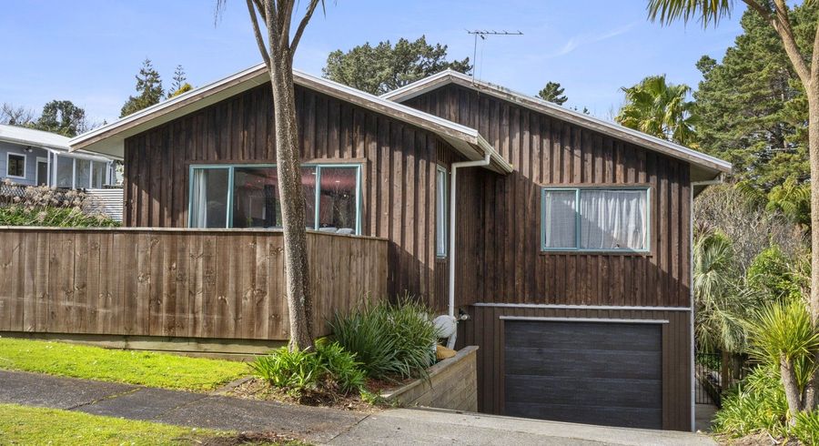 at 39 Carlton Terrace, Westown, New Plymouth