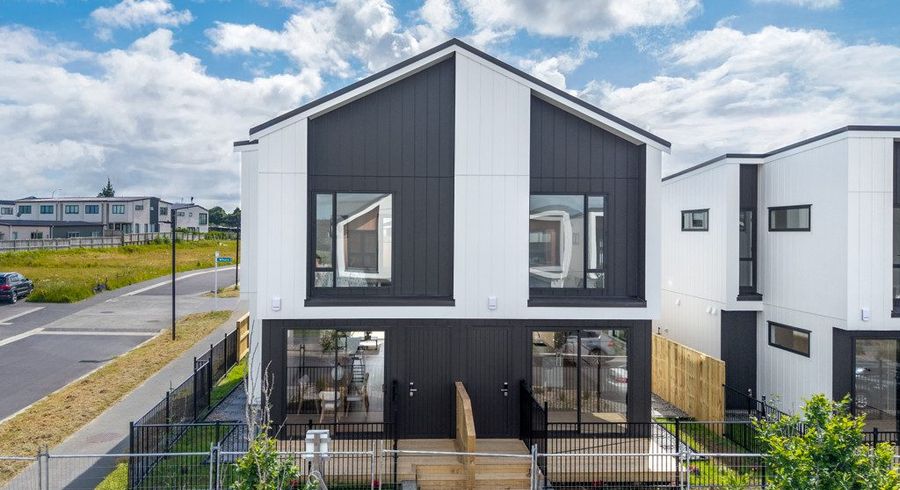  at 8/57 Tahetoka Street, Westgate, Waitakere City, Auckland