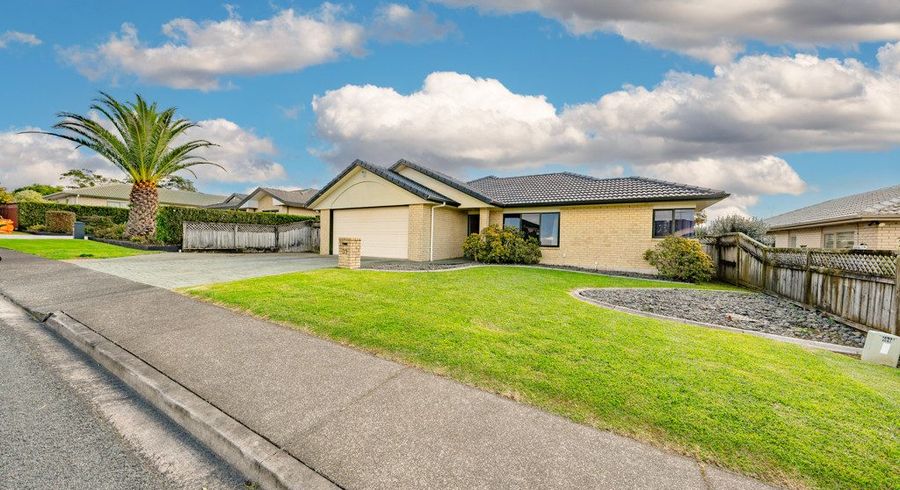  at 33 Ruze Vida Drive, Massey, Waitakere City, Auckland