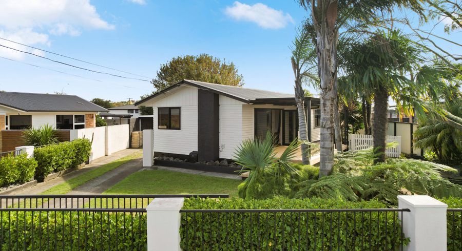  at 42 English Street, Saint Andrews, Hamilton, Waikato